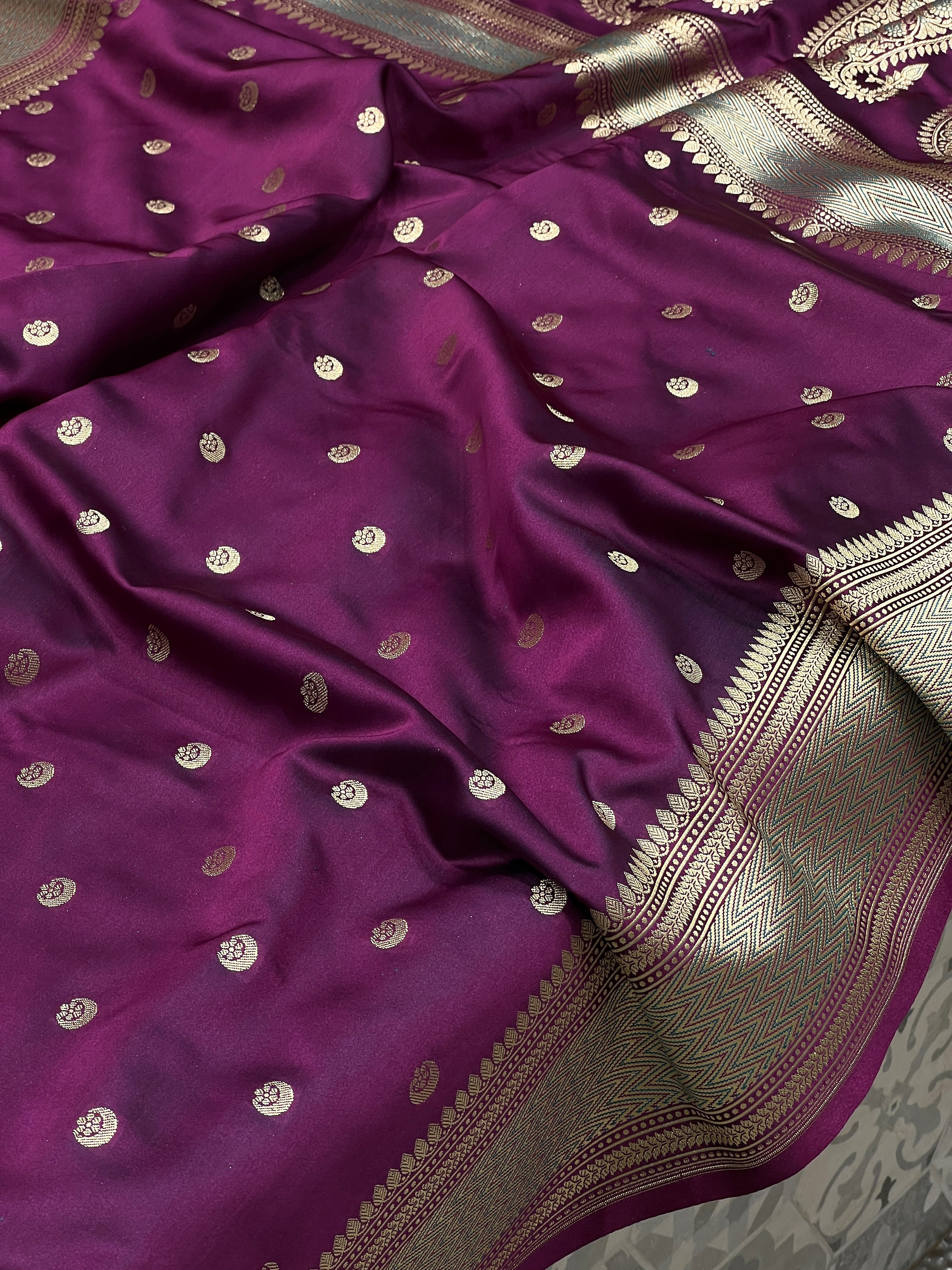 Wine Banarasi Small Chand Butti Saree