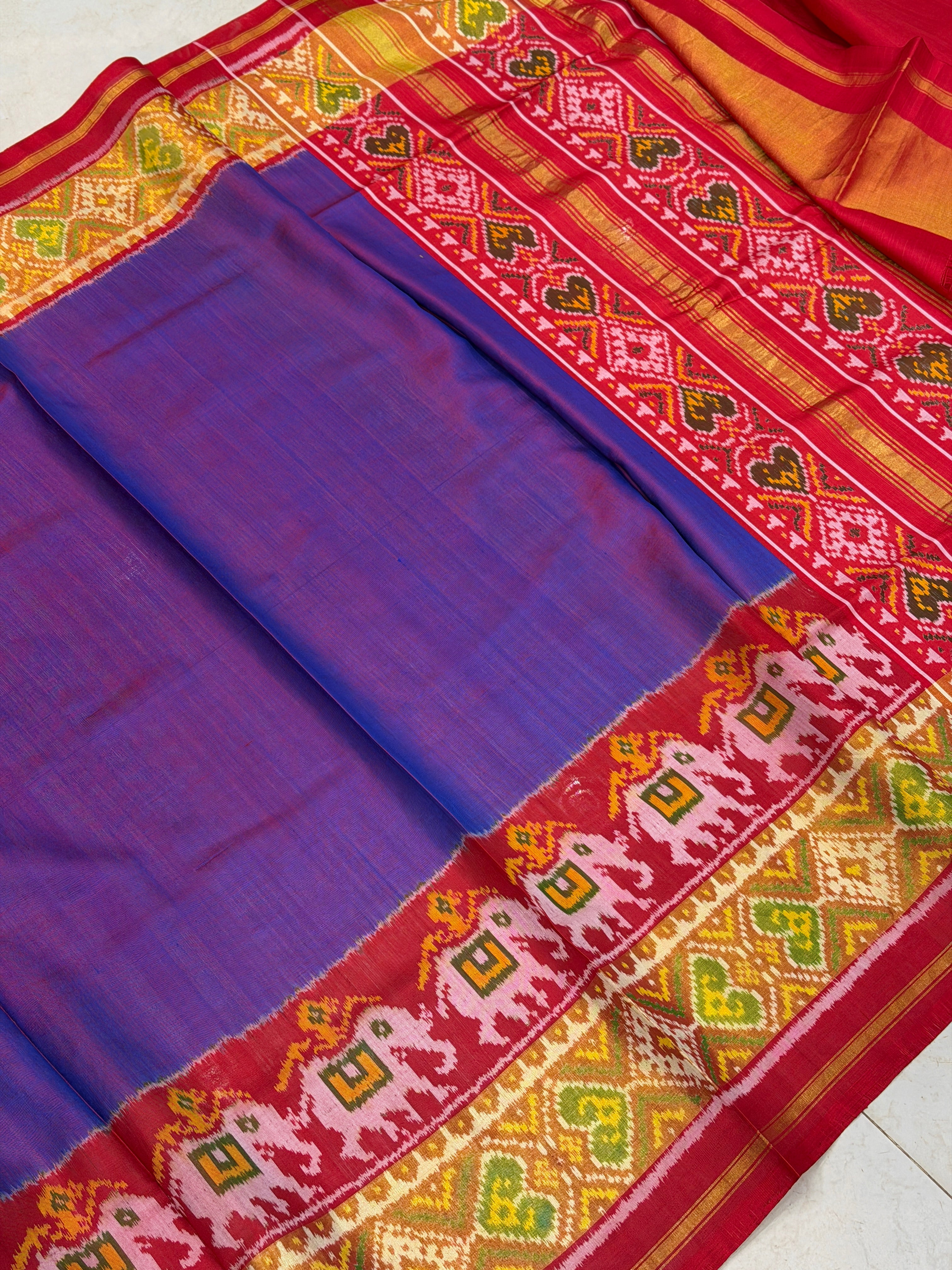 Violet Red Plain Gala Handloom Rajot Ikat Patola Silk Saree