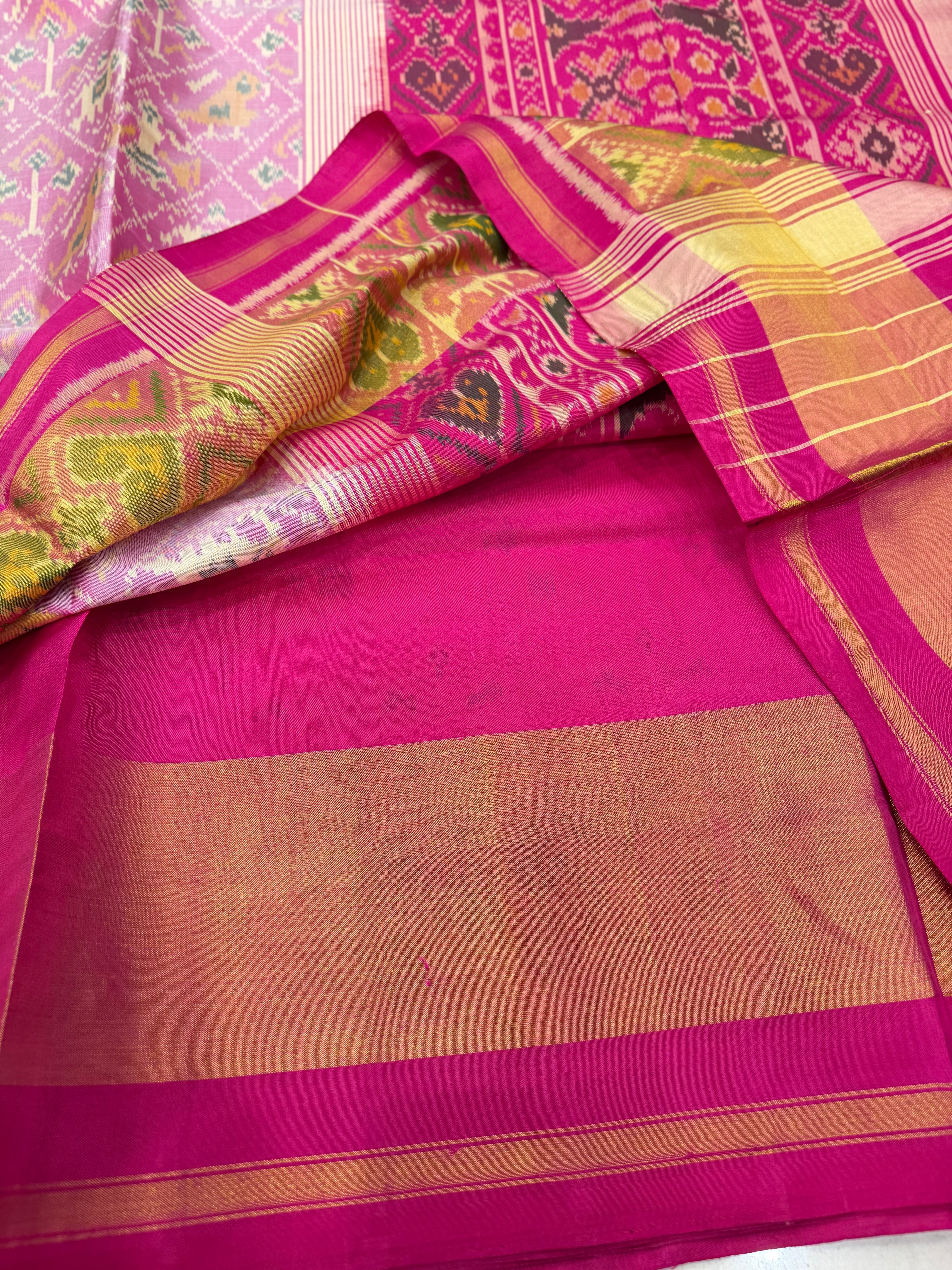 White Pink Elephant Chabdi Handloom Rajot Ikat Patola Silk Saree