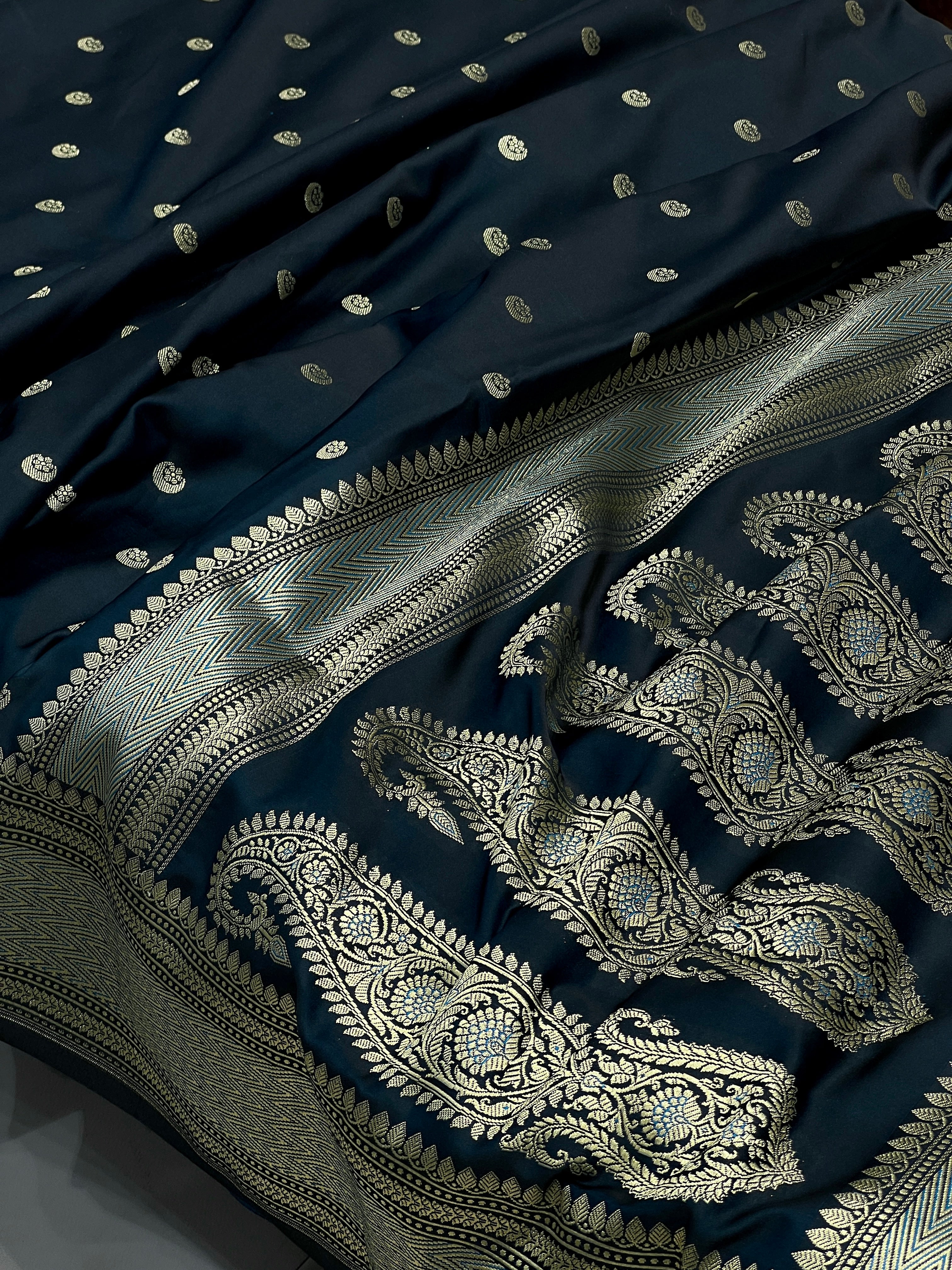 Blackish Blue Small Chand Butti Saree