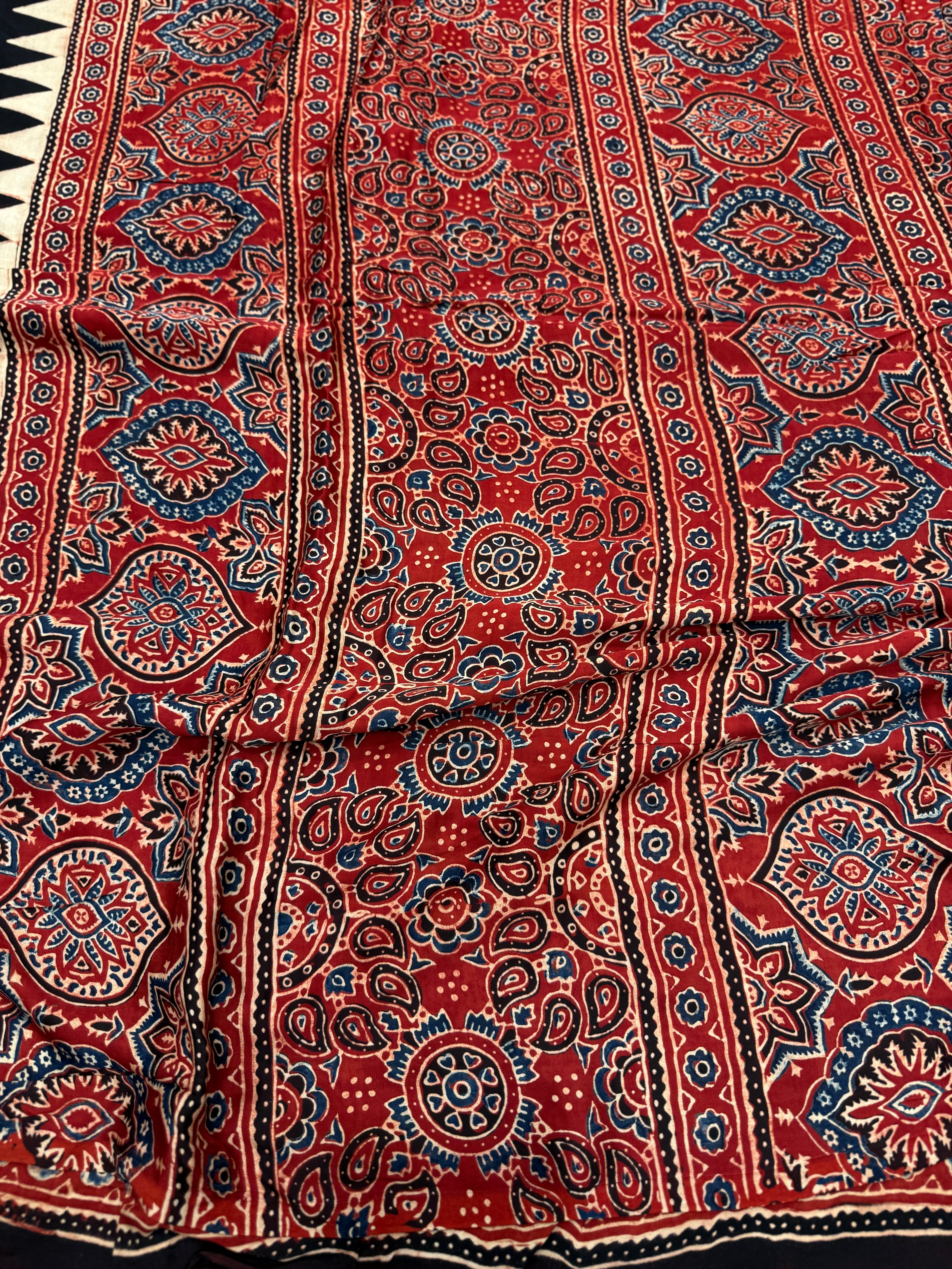 Red Keri Pallu Plain Body Ajrakh Modal Gajji Silk Saree