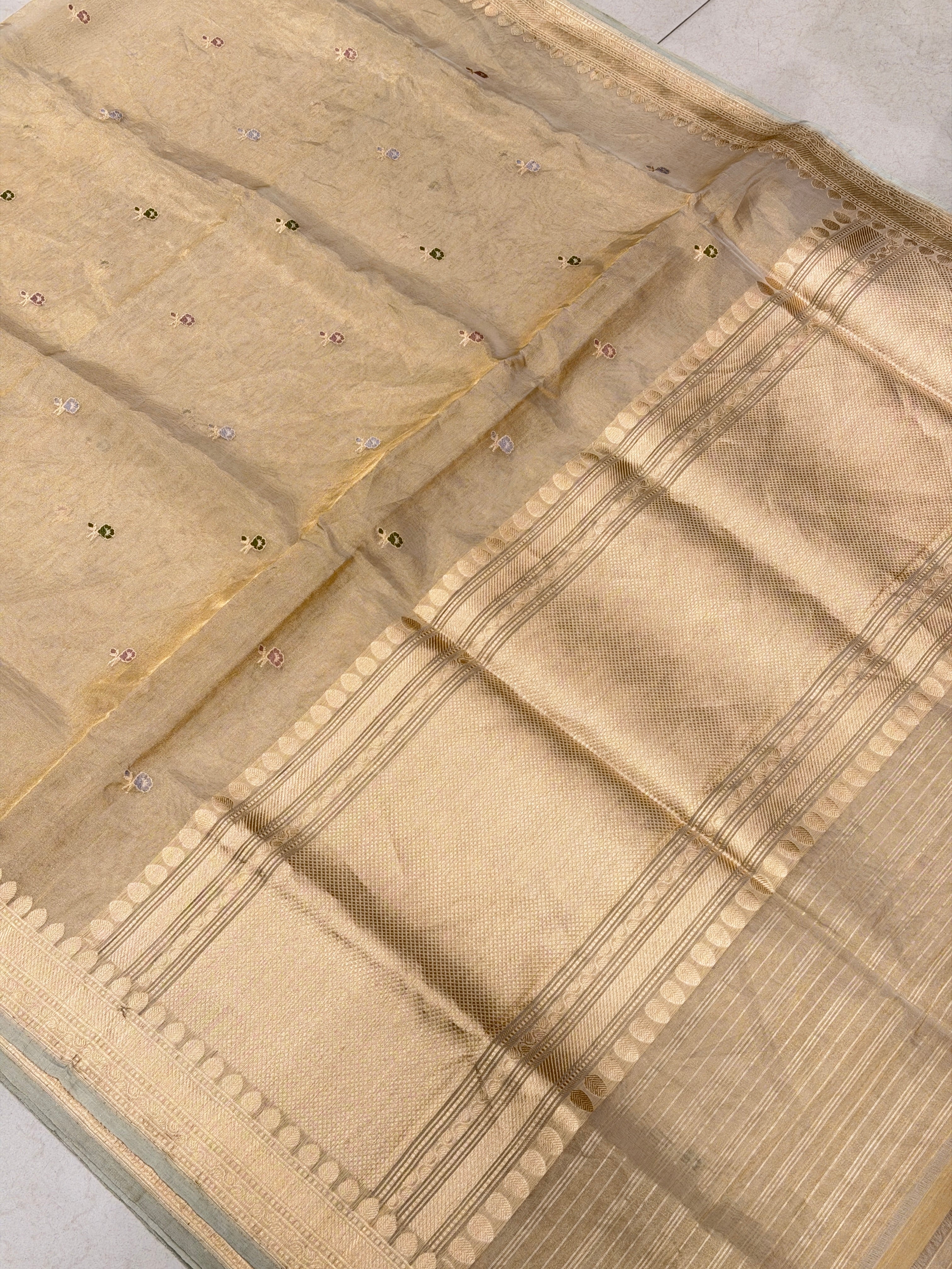Beige Gold Tissue Banarasi Handloom Kadwa Buttis Saree