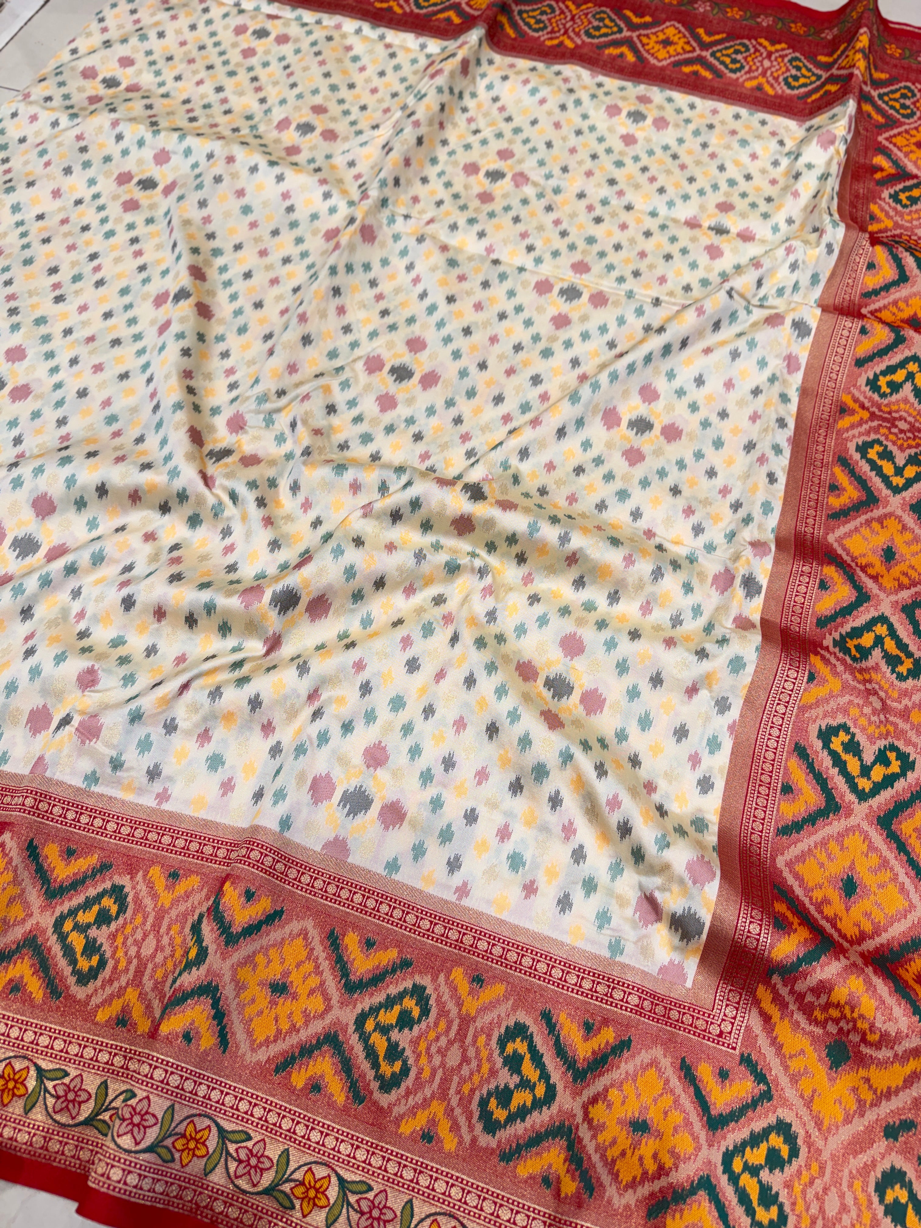 Moti White Red Ikat Patola Banarasi Weaved Small Jaal Saree