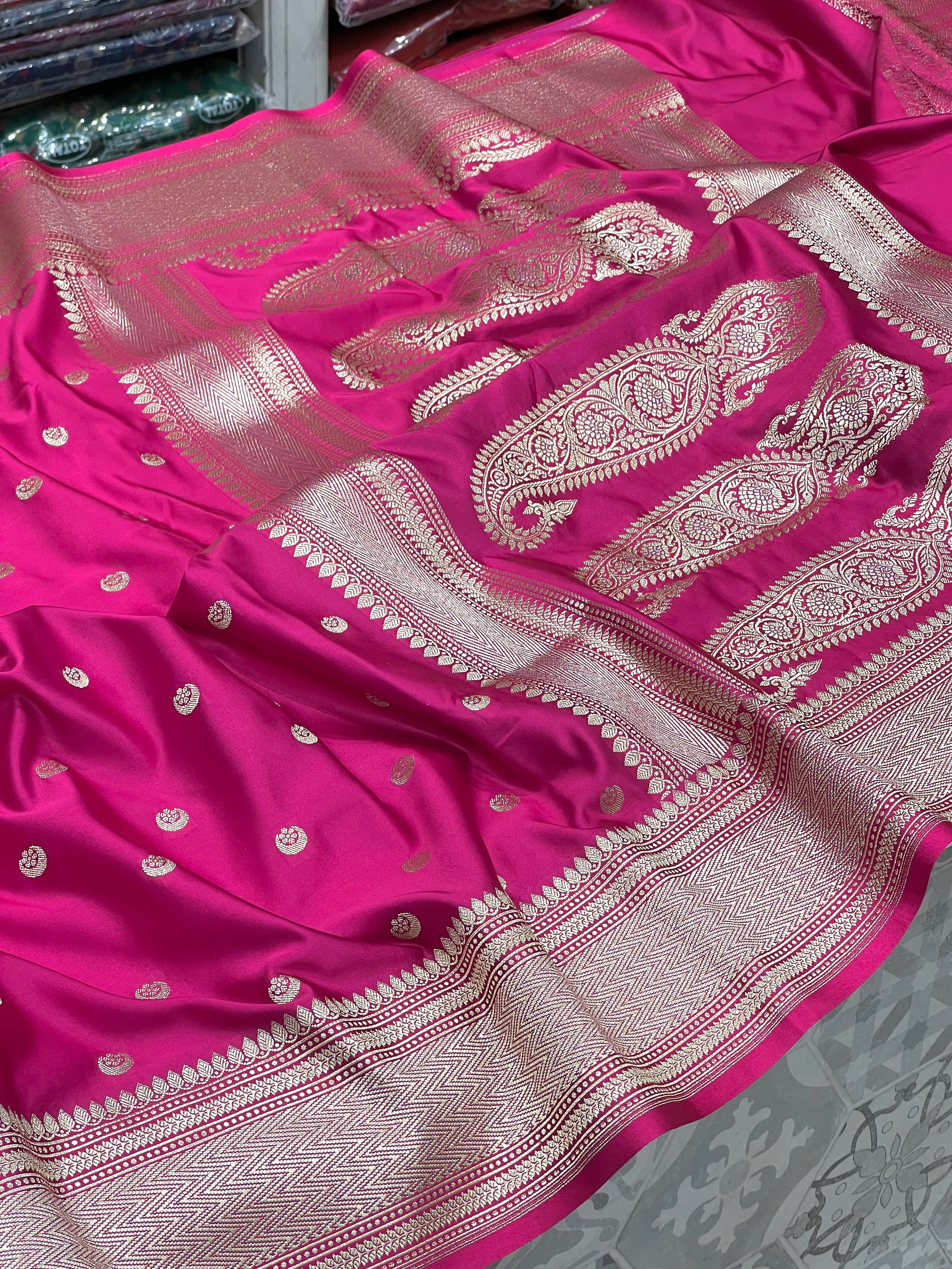 Rani Banarasi Small Chand Butti Saree