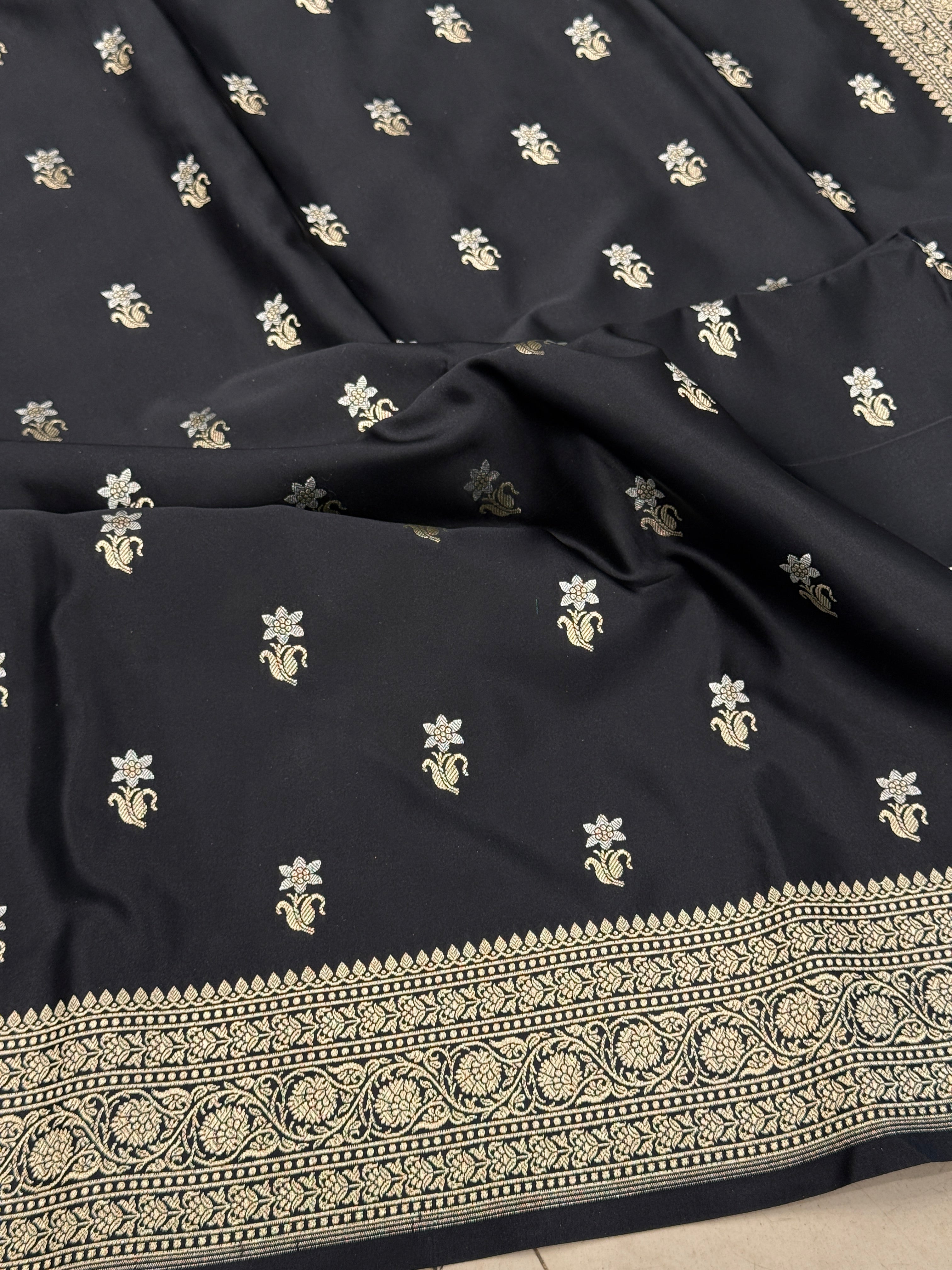 Black Sona Roopa Sunflower Butti Banarasi Silk Saree