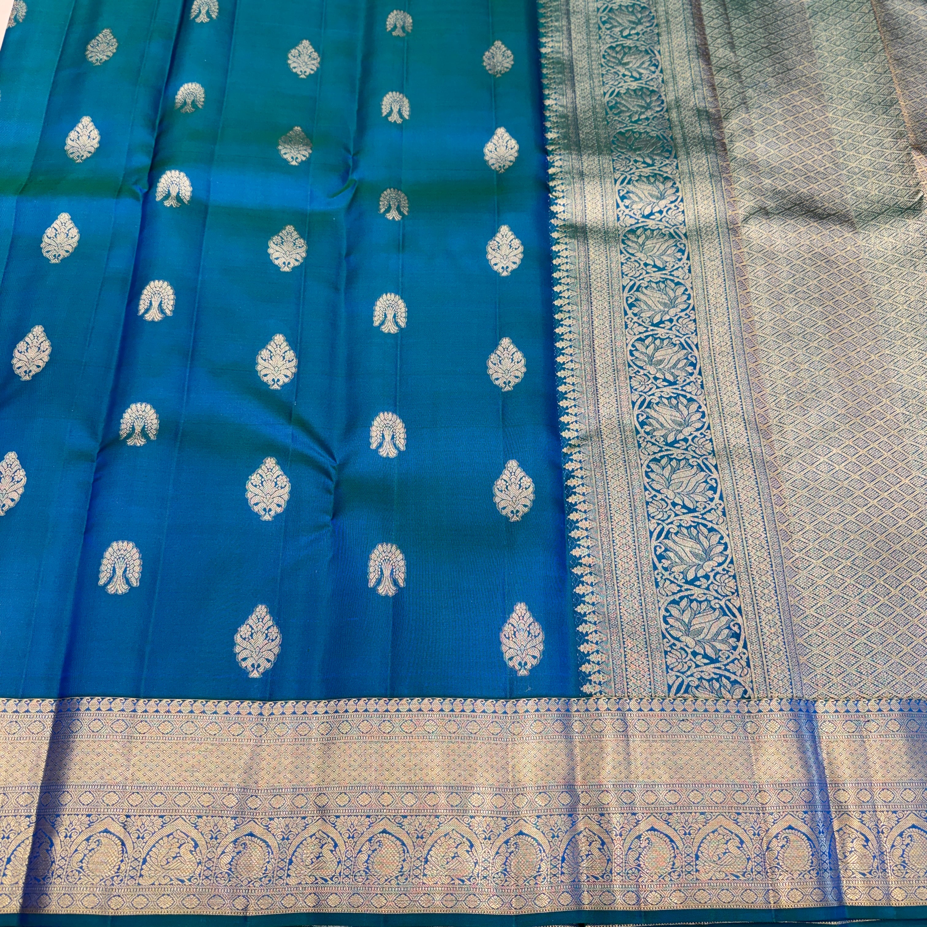 Rama Handloom Pure Silk Kanjivaram Traditional Buttas Saree