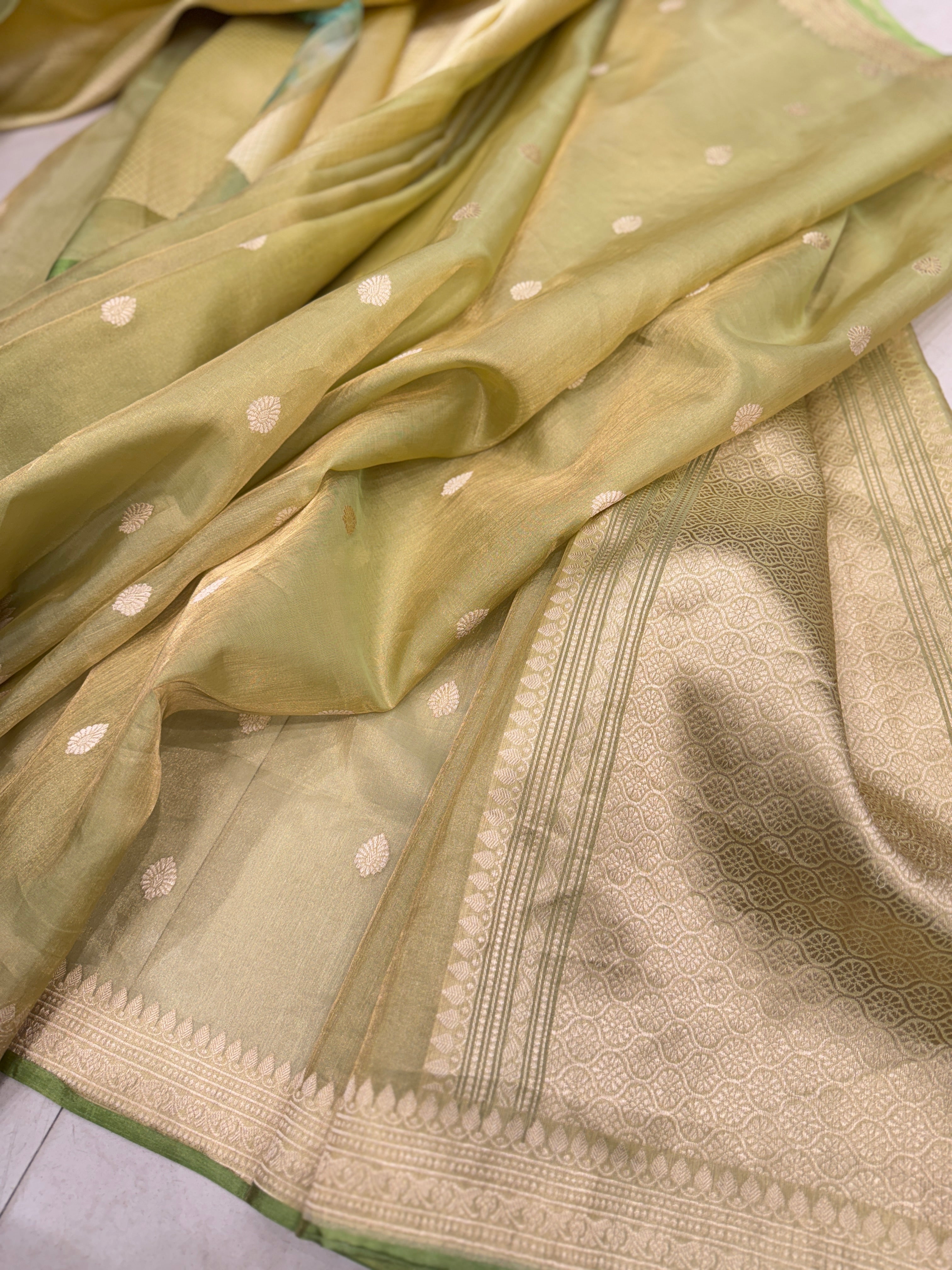 Pista Green Handloom Banarasi Tissue Kadwa Saree
