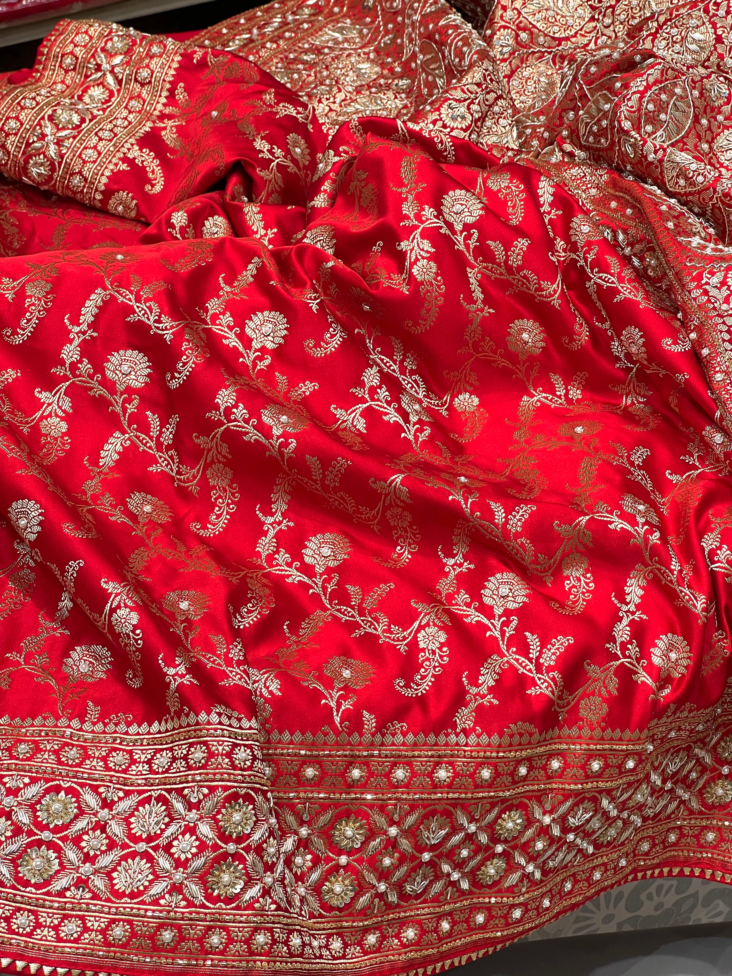 Red Banarasi Leaf Pallu Zardozi Hand Embroidery Saree