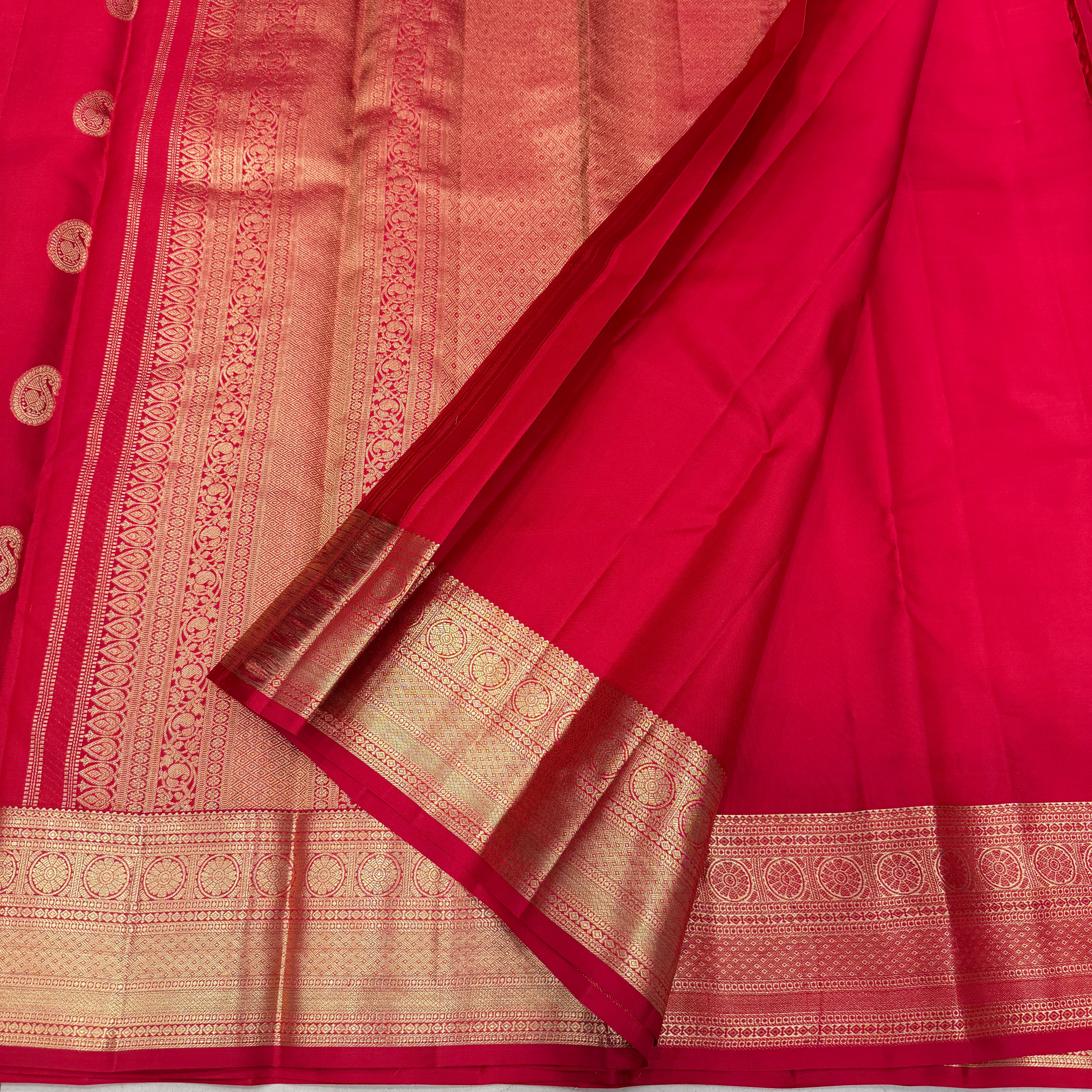 Red Handloom Pure Silk Kanjivaram Traditional Keri Buttas Saree