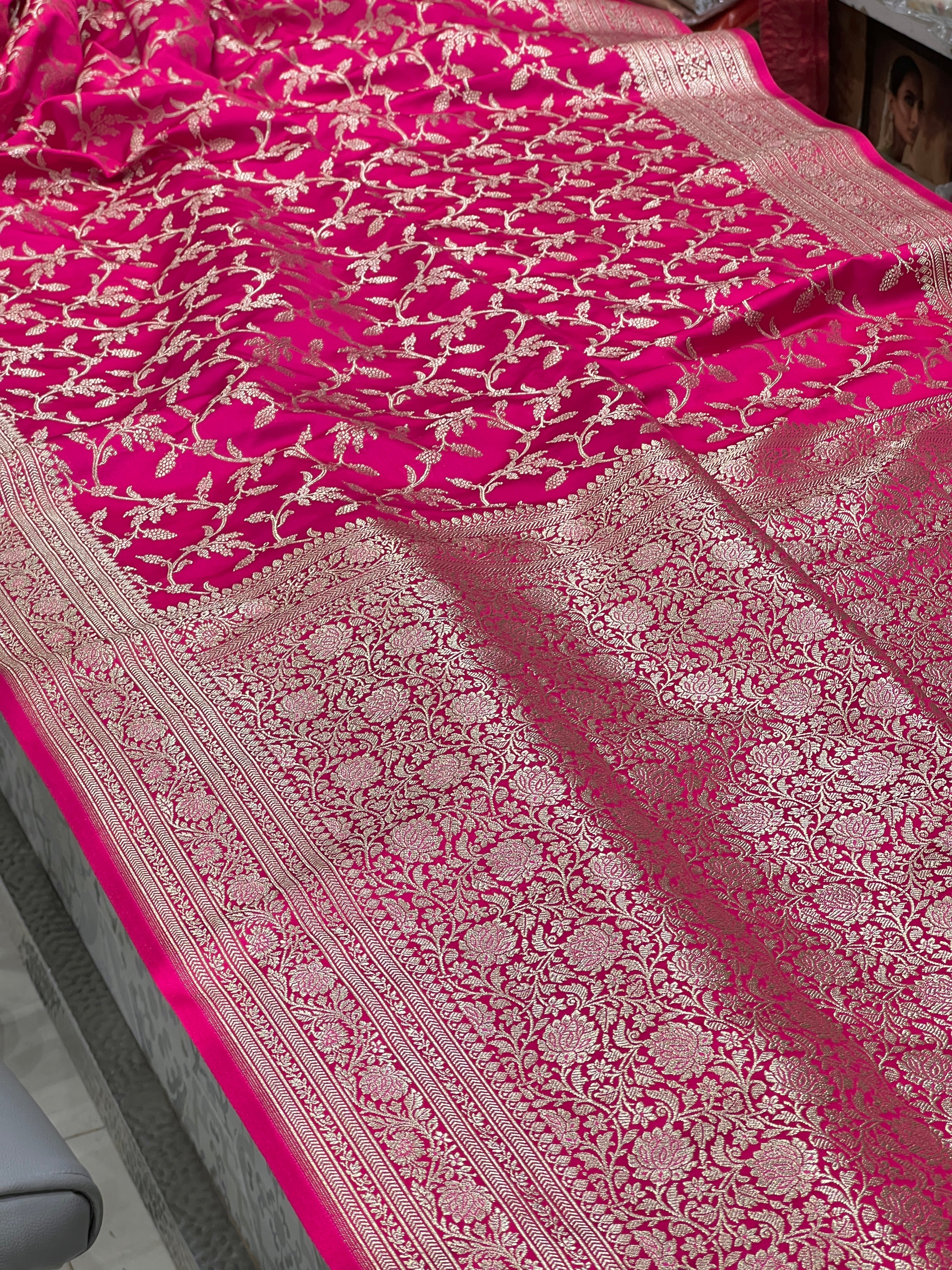 Rani Banaras Silk Pine Jaal Saree