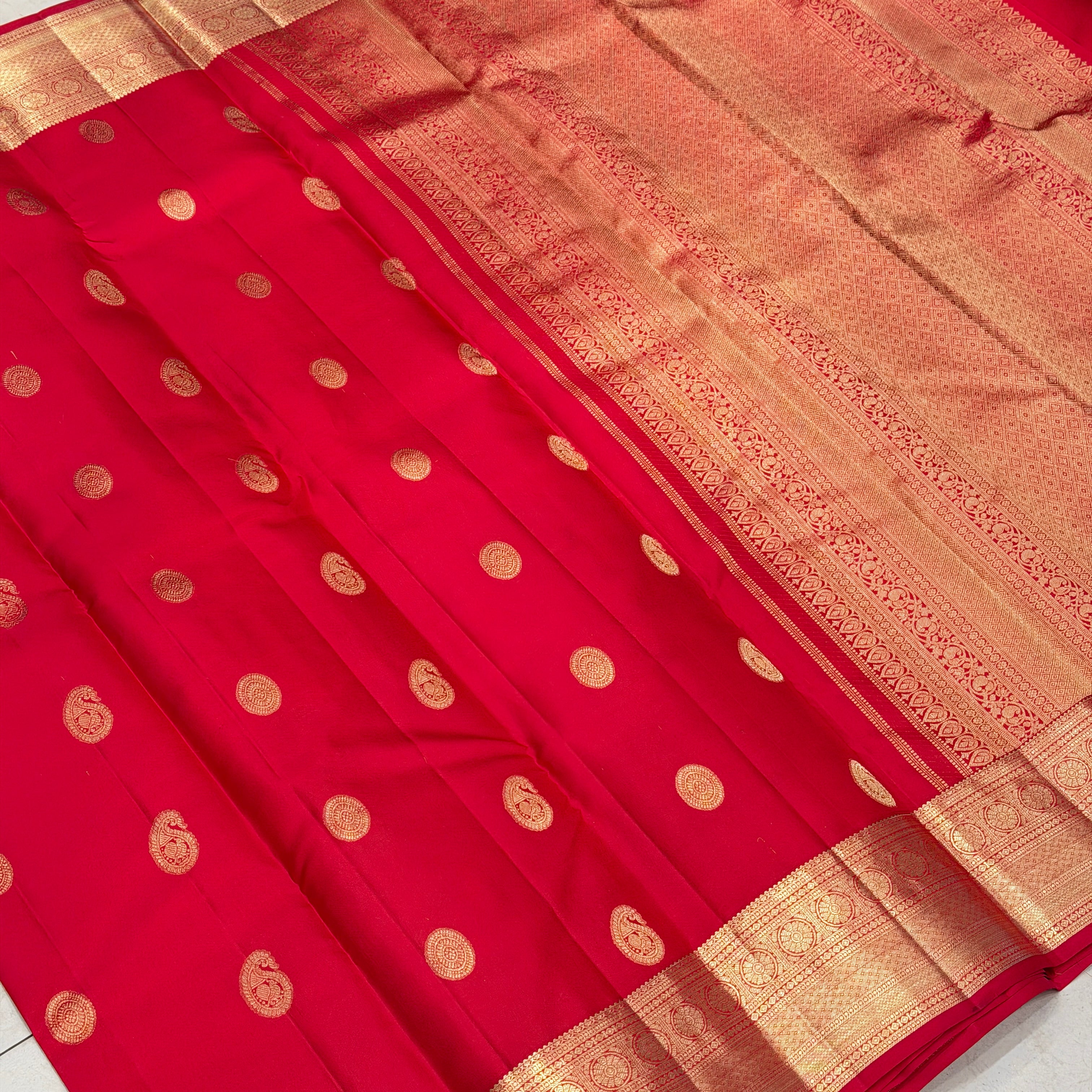 Red Handloom Pure Silk Kanjivaram Traditional Keri Buttas Saree