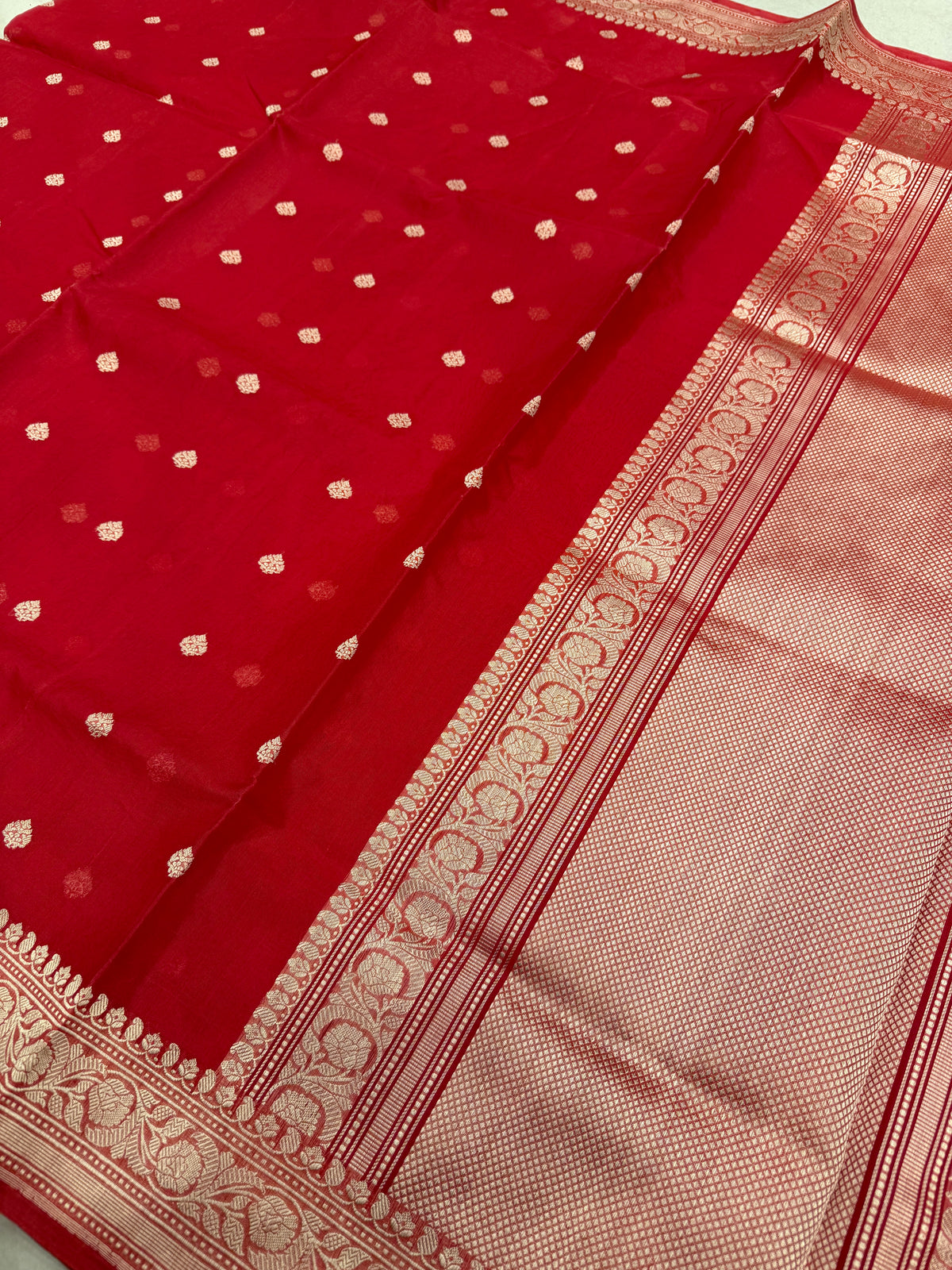 Red Kadwa Buttis Handloom Banarasi Kora Silk Saree