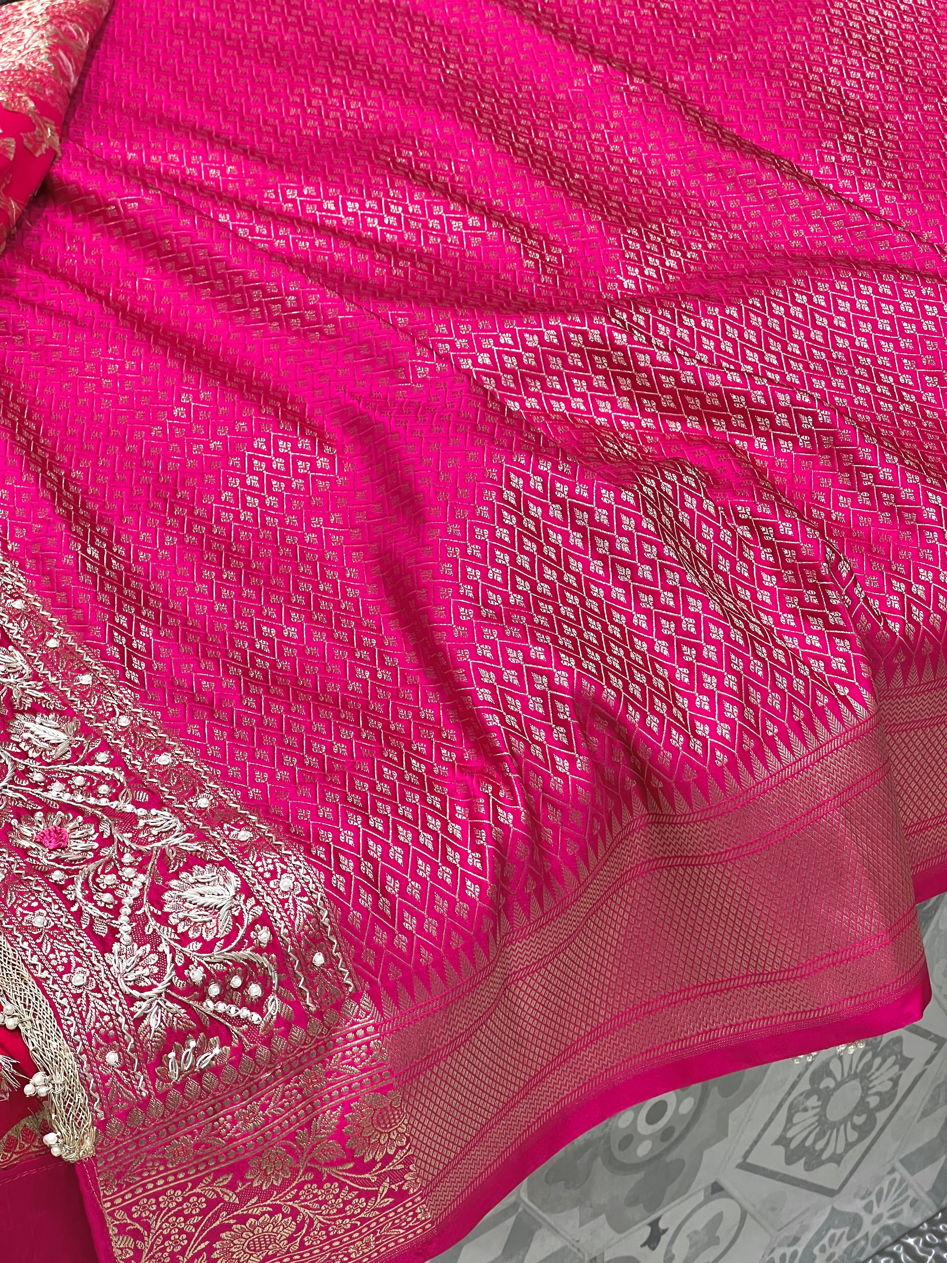 Rani Banarasi Upside Down Border Hand Embroidery Saree