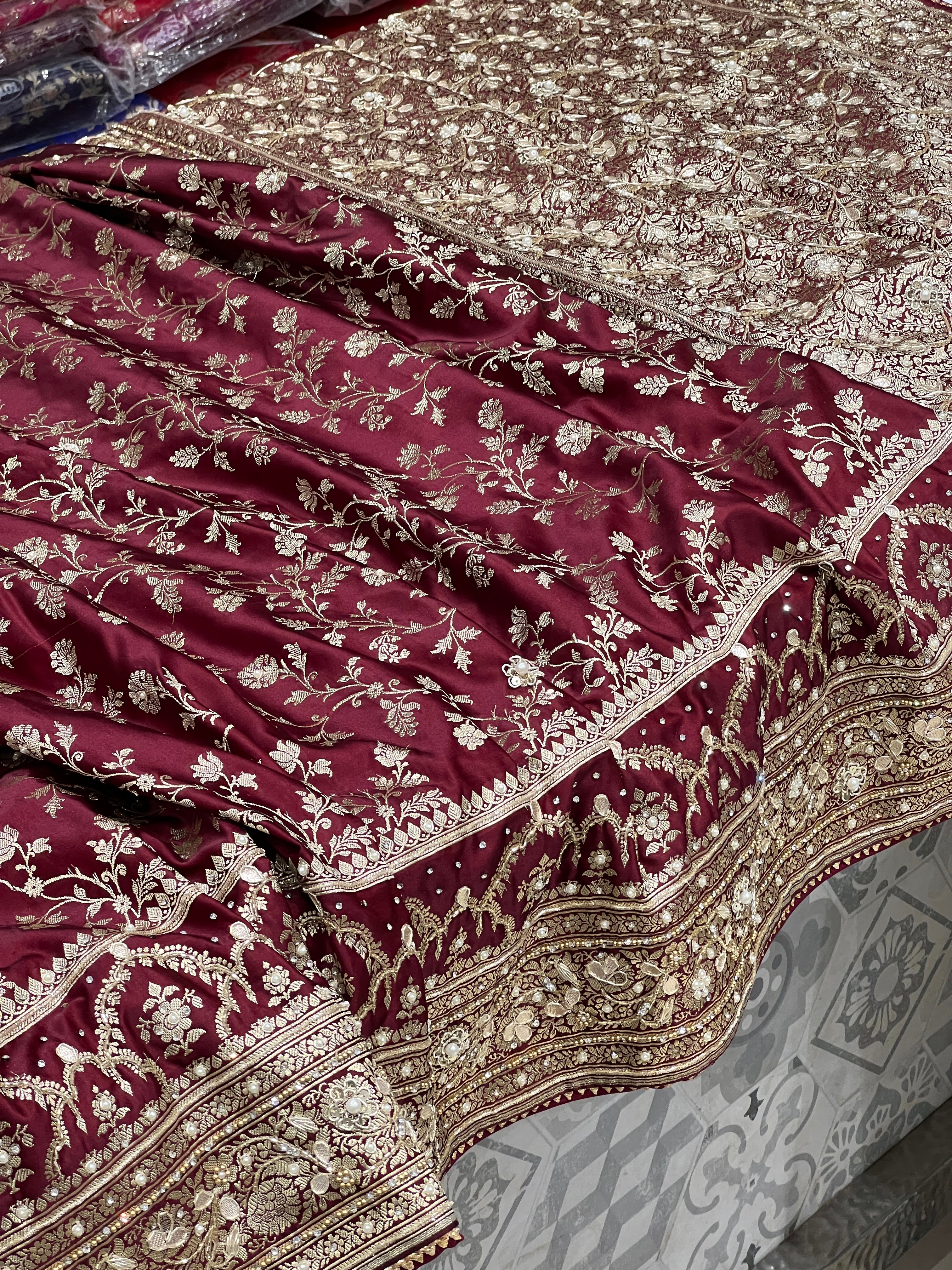 Brown Banarasi Silk Crown Border Hand Embroidery Saree