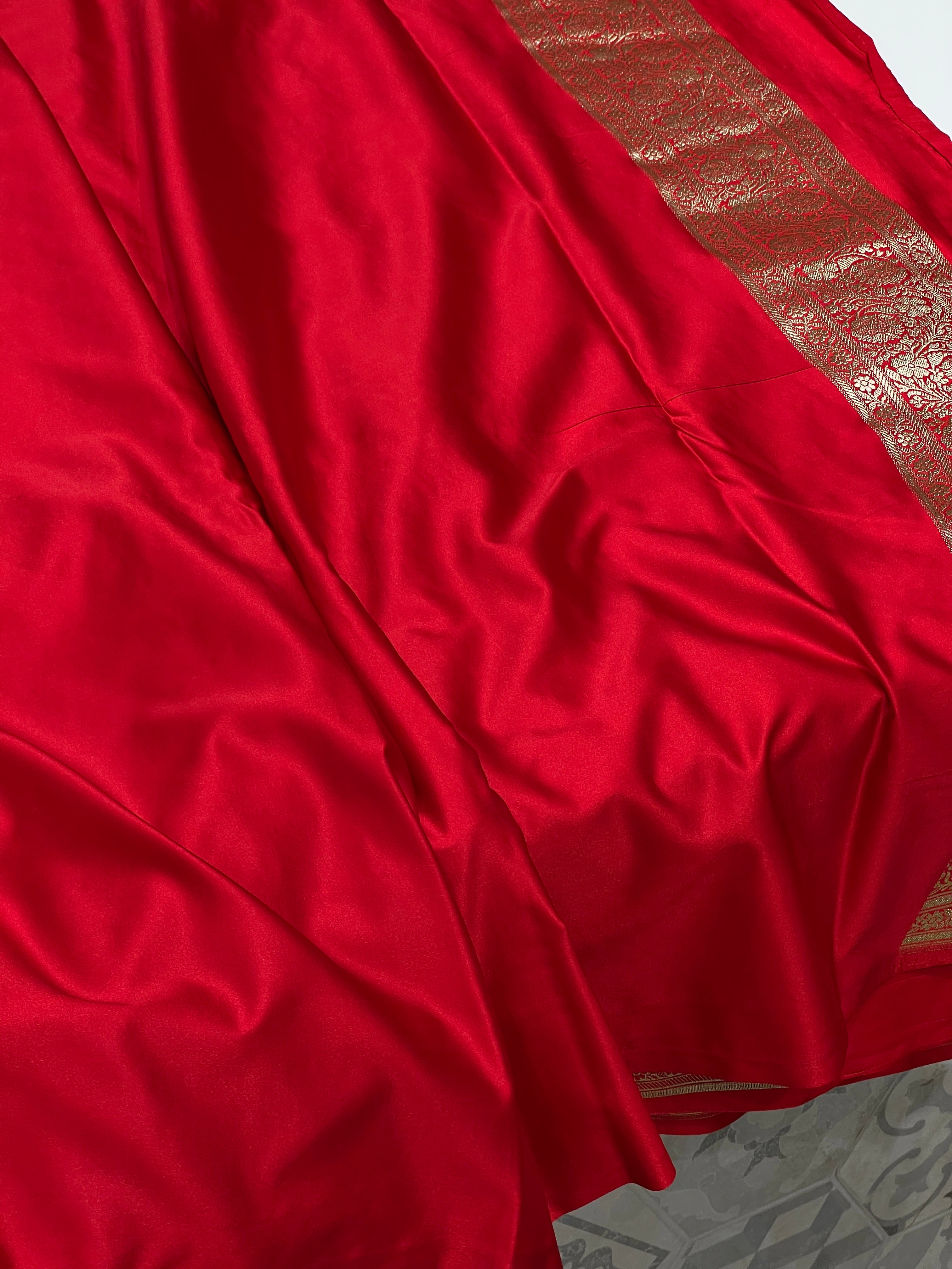 Red Banarasi Silk Crown Border Saree